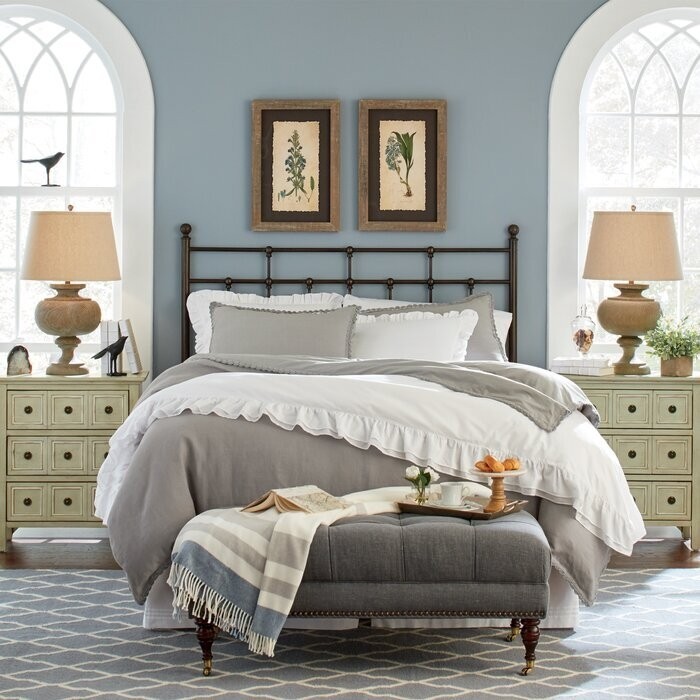 Farmhouse Bedroom Design