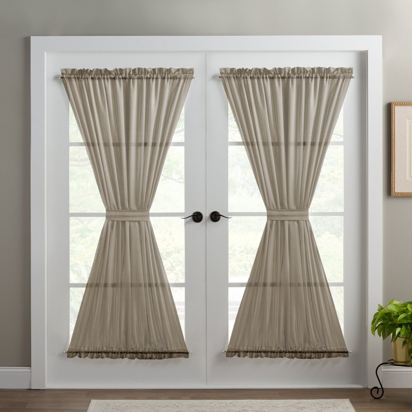 Hourglass curtain panel
